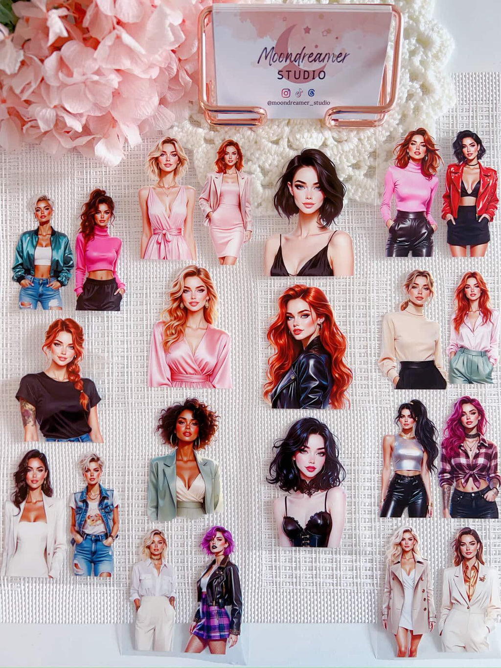 Glamourous City Gals